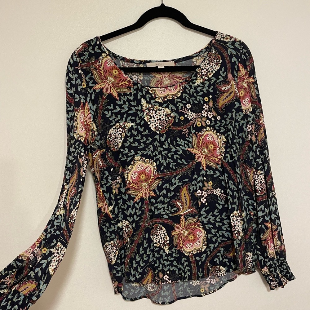 LOFT size M floral blouse